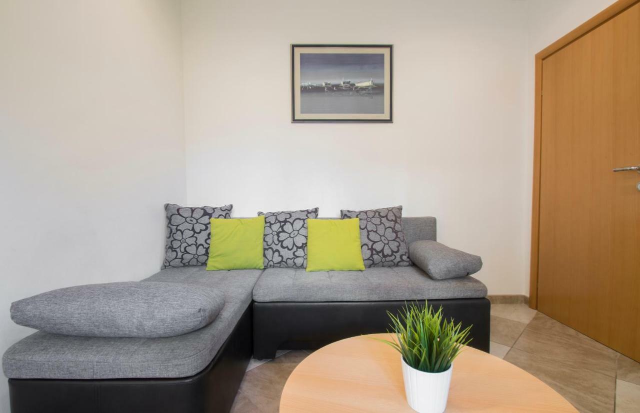 Apartments Jessica Цриквеница Экстерьер фото